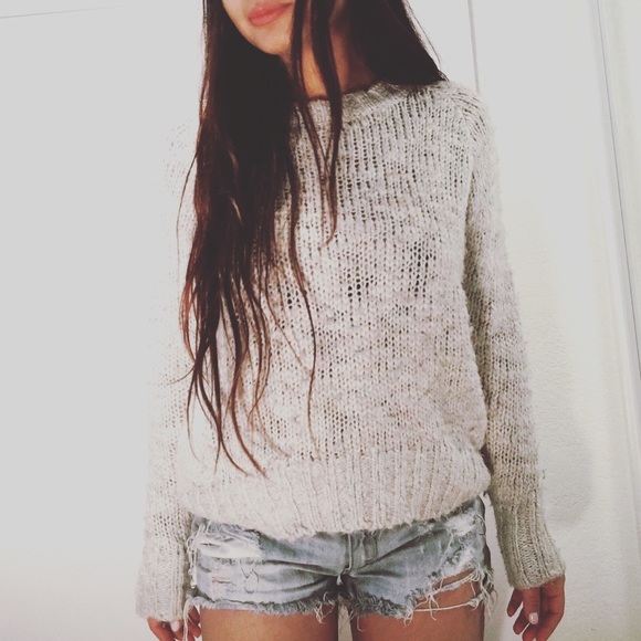 Urban Outfitters Sweaters - BDG Ivory Knit Crew Neck Sweater 💘
